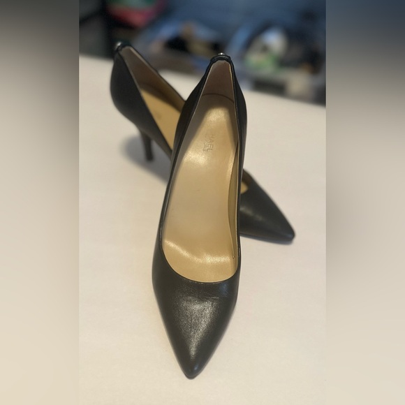 Michael Kors Shoes - Michael Kors Black Heels Classic Leather Pumps